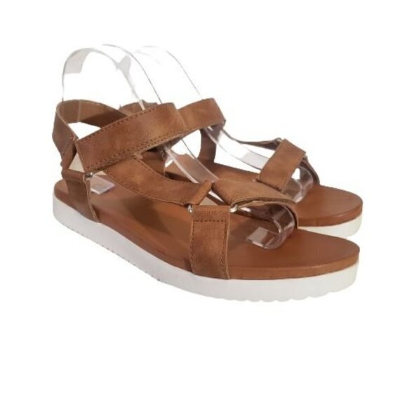 SO Engaging Sandals color Cognac NIB - Picture 1 of 9